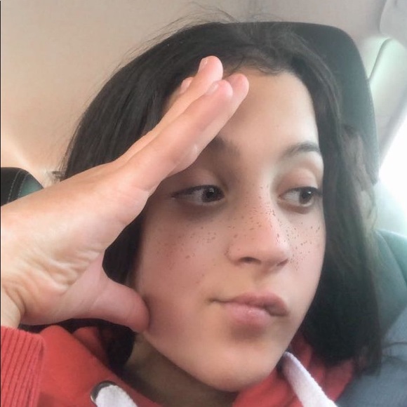 Meet your Posher, Olivia - Picture 1 of 1